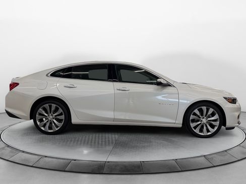 Used 2018 Chevrolet Malibu Premier w/ Premier Sun and Wheel Package FWD image 2