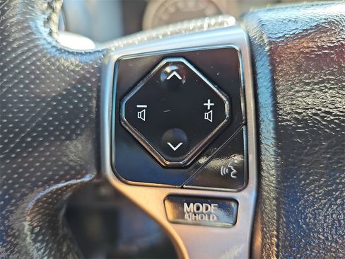 Used 2018 Toyota Tacoma SR5 image 21