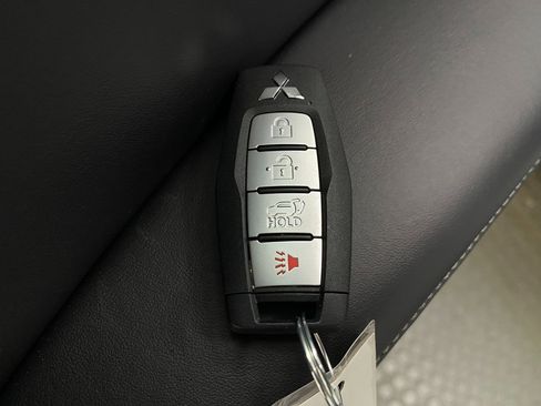 New 2025 Mitsubishi Outlander SE image 33