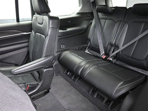 Used 2022 Jeep Grand Cherokee L Limited image 26