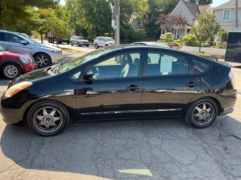 Used 2007 Toyota Prius Touring w/ Pkg 1 FWD image 6