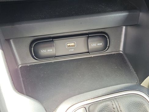 Used 2025 Kia Soul LX FWD image 23