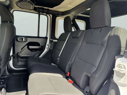 Used 2020 Jeep Wrangler Unlimited Sport AWD/4WD image 37