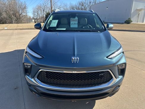 Used 2024 Buick Encore GX Sport Touring image 8