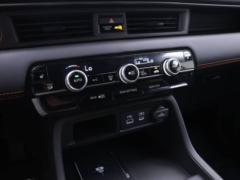 Certified 2025 Honda Pilot TrailSport image 6