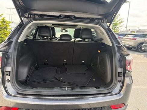 Used 2022 Jeep Compass Limited w/ Sun and Sound Group AWD/4WD image 13