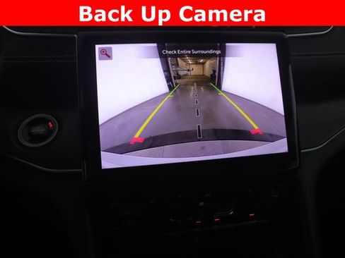 Used 2025 Jeep Grand Cherokee Limited image 24