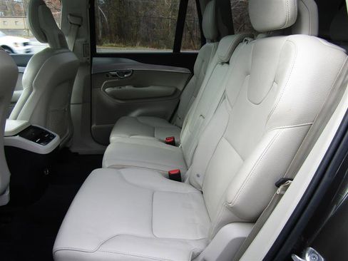Used 2018 Volvo XC90 T5 Momentum w/ Convenience Package image 36