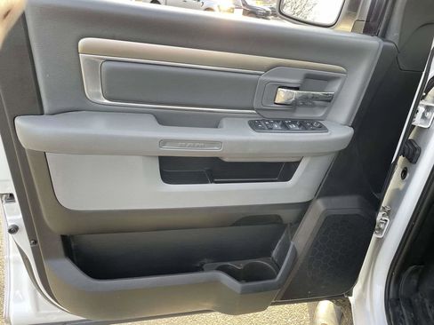 Certified 2019 RAM 1500 Classic SLT w/ Luxury Group image 21