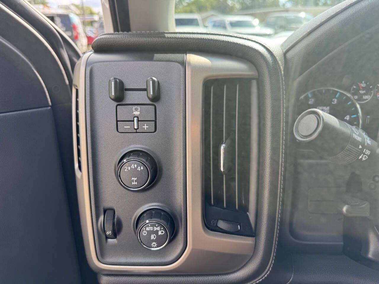 Used 2019 GMC Sierra 3500 Denali w/ Duramax Plus Package AWD/4WD image 17