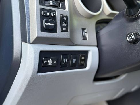 Used 2010 Toyota Tundra Limited image 10