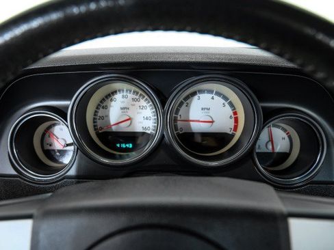 Used 2009 Dodge Challenger R/T RWD image 14