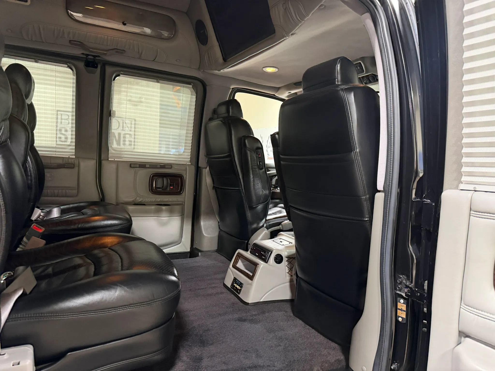 Used 2007 GMC Savana 1500 AWD w/ Preferred Equipment Group image 31