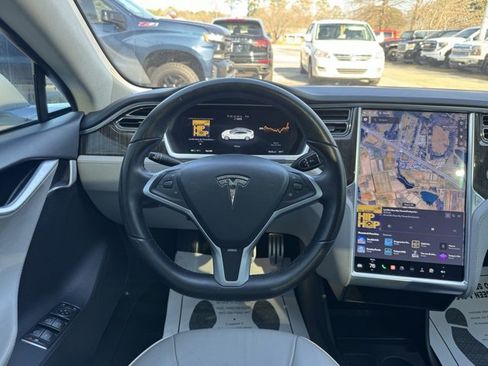 Used 2013 Tesla Model S Performance image 18