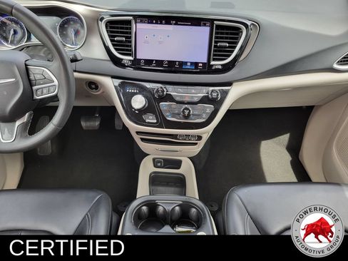 Used 2023 Chrysler Pacifica Touring-L FWD image 21