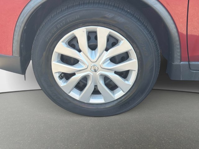 Used 2016 Nissan Rogue S w/ Appearance Package FWD image 10