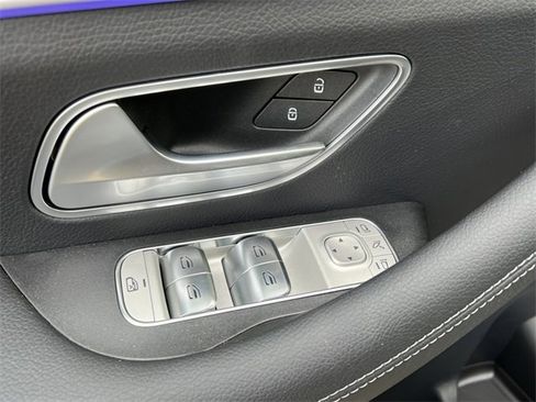 Used 2025 Mercedes-Benz GLS 450 4MATIC image 17