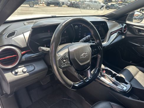Used 2025 Chevrolet Trax RS w/ Driver Confidence Package FWD image 16