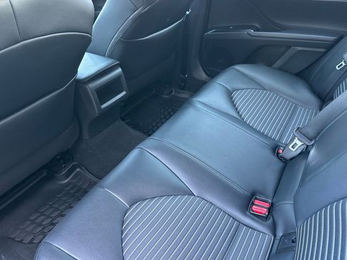 Certified 2020 Toyota Camry SE image 12