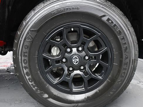 Used 2020 Toyota Tacoma SR5 image 11