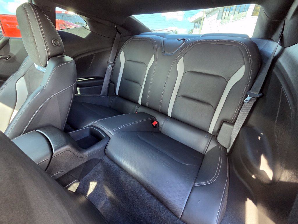 Used 2020 Chevrolet Camaro SS RWD image 13