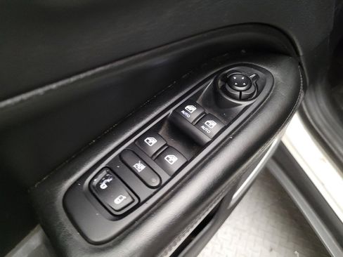 Used 2020 Jeep Compass Latitude AWD/4WD image 27