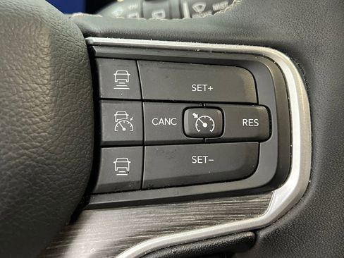 Used 2024 Jeep Wagoneer L Series II RWD image 51