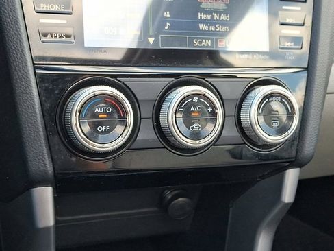 Used 2018 Subaru Forester 2.5i Premium w/ All-Weather Package image 19