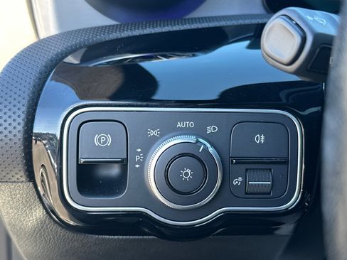 Used 2025 Mercedes-Benz CLA 250 image 31