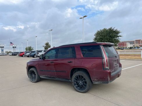 Used 2020 Cadillac Escalade Premium Luxury w/ Escalade Sport Edition AWD/4WD image 4
