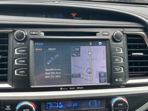 Used 2016 Toyota Highlander XLE AWD/4WD image 25