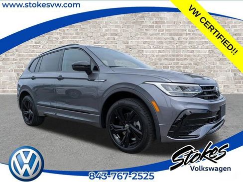 Certified 2024 Volkswagen Tiguan SE R-Line AWD/4WD image 1