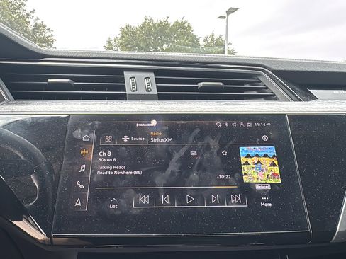 Used 2021 Audi e-tron Premium Plus w/ Premium Plus Package image 18