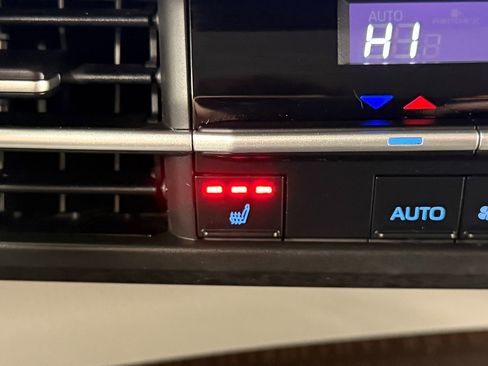 Used 2021 Toyota Sienna LE image 24