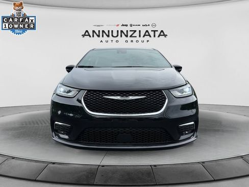 Used 2025 Chrysler Pacifica Select FWD image 8