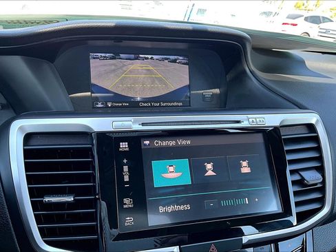 Used 2017 Honda Accord EX image 22
