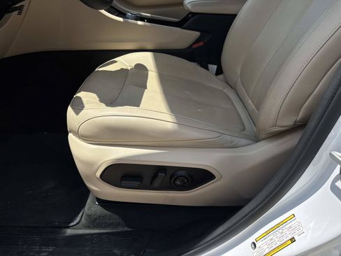 Used 2023 Jeep Grand Cherokee Limited RWD image 16