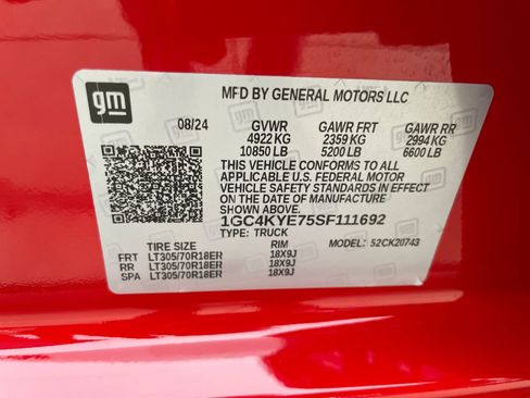 Used 2025 Chevrolet Silverado 2500 ZR2 w/ Technology Package image 31