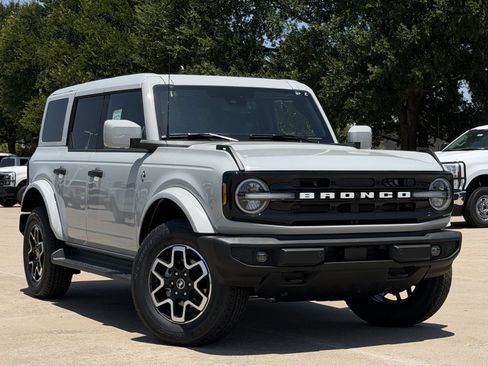 New 2026 Ford Bronco Outer Banks AWD/4WD image 2