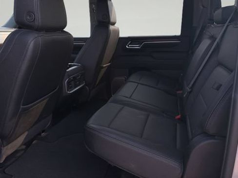 Used 2024 GMC Sierra 2500 Denali w/ Denali Reserve Package AWD/4WD image 18