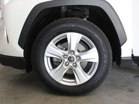 Used 2019 Toyota RAV4 XLE FWD image 27