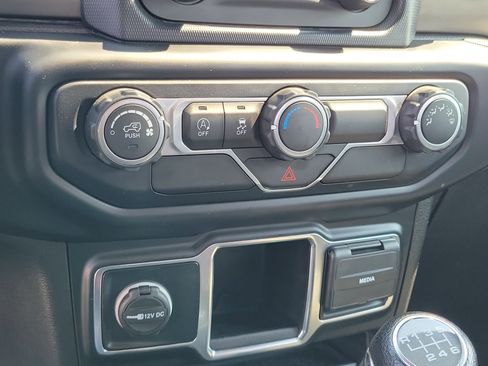 Used 2019 Jeep Wrangler Sport image 24