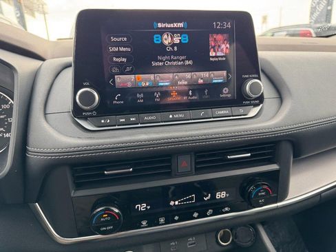 Used 2023 Nissan Rogue SV image 23