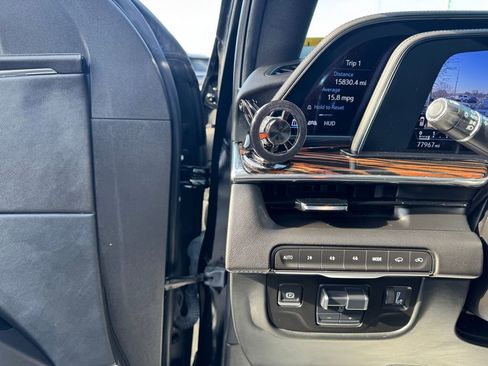 Used 2024 Cadillac Escalade ESV Premium Luxury w/ Performance Package image 11
