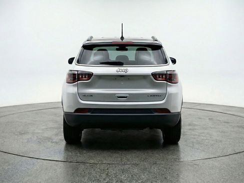 Used 2025 Jeep Compass Latitude image 7