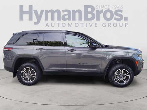 Used 2023 Jeep Grand Cherokee Trailhawk w/ Luxury Tech Group III AWD/4WD image 2