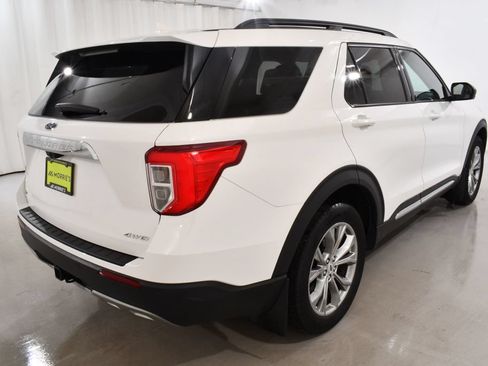 Used 2022 Ford Explorer XLT w/ Equipment Group 202A AWD/4WD image 11
