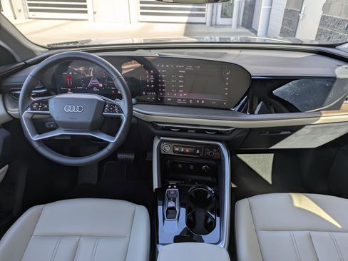 Certified 2025 Audi Q5 Premium w/ Convenience Package AWD/4WD image 22