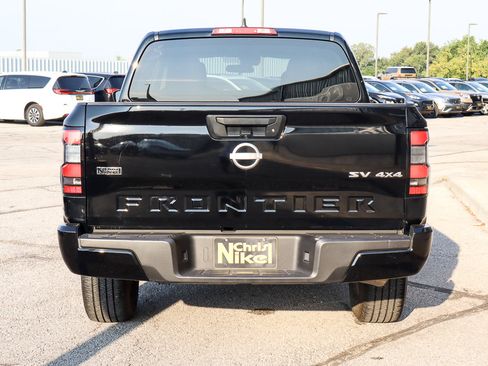 Used 2024 Nissan Frontier SV image 5