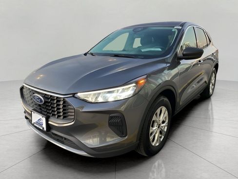 Used 2023 Ford Escape Active image 30